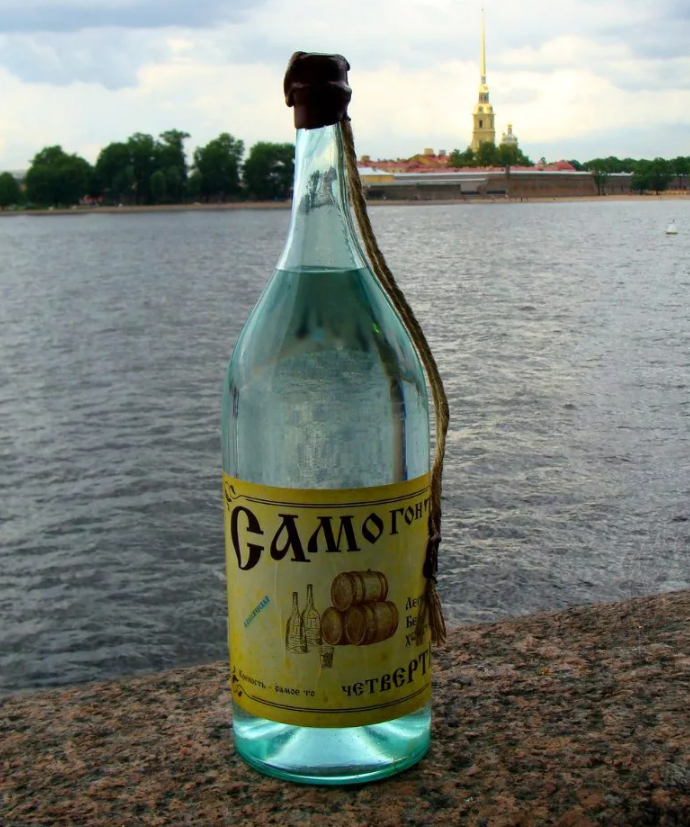 Бутылка самогонки картинка