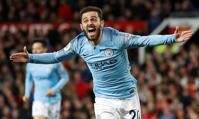 Бернардо Сильва забивает первый гол в ворота мю 