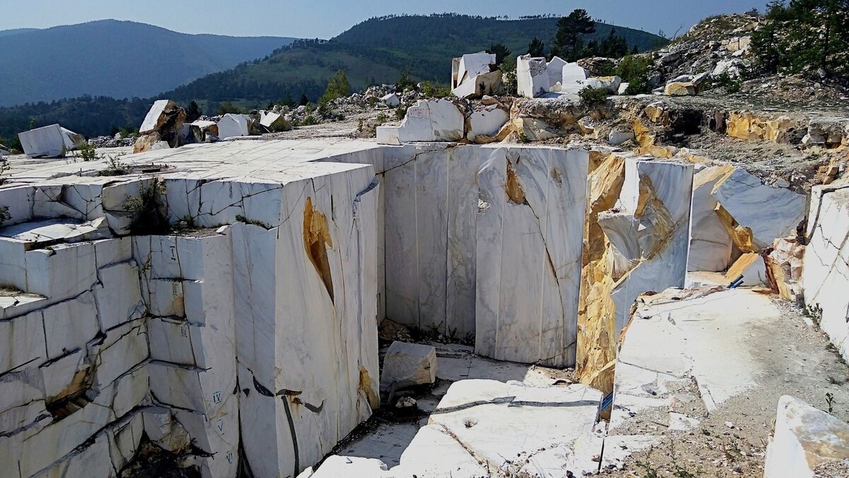 карьер мрамор. каррарский мрамор италия. карьер мрамор. карьер мрамор. коелгинский мраморный карьер челябинская область.
