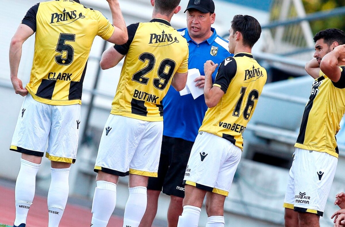 Слуцкий. Клуб Витесс.