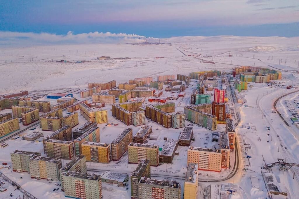 Город норильск. Норильск район Кайеркан. Город Кайеркан Красноярского края. Город Норильск Кайеркан. Норильск Талнах Кайеркан.