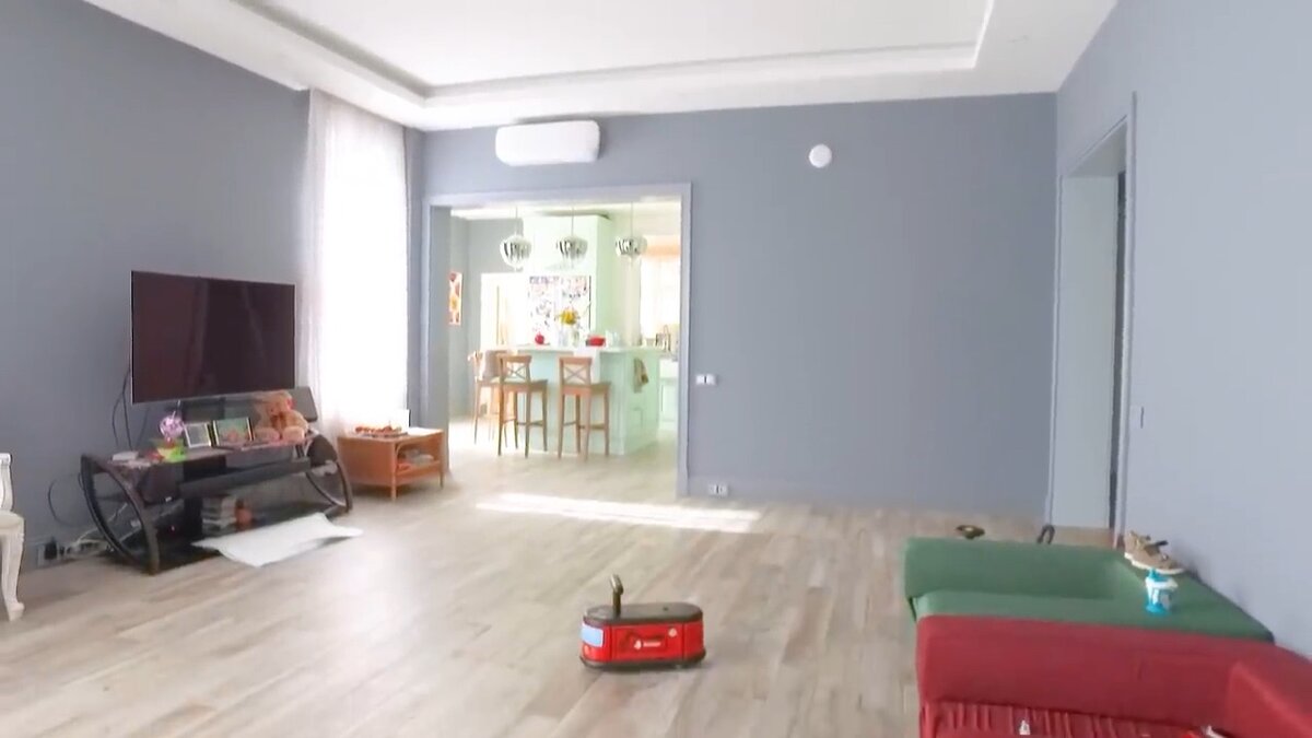 Вид на кухню из гостиной