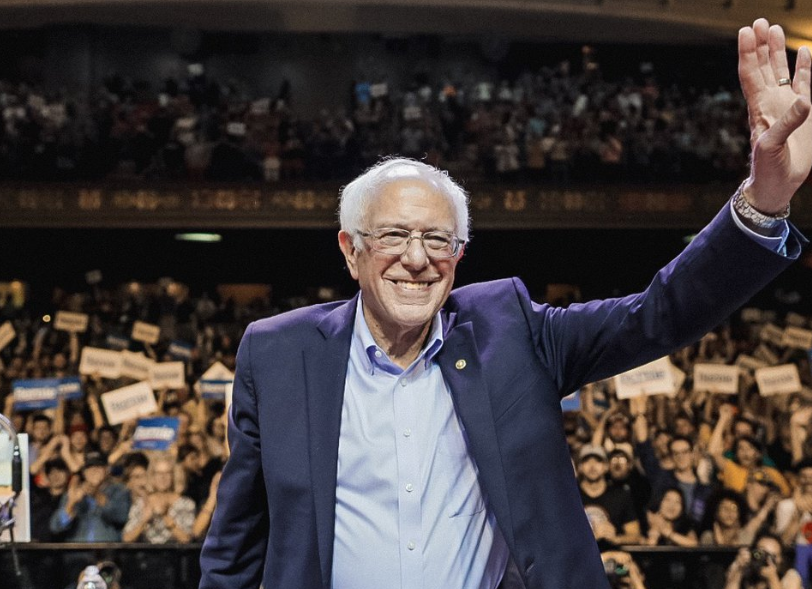 Берни Сандерс на предвыборном митинге. Фото с сайта Б.Сандерса https://berniesanders.com