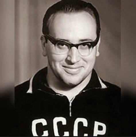 Юрий Власов