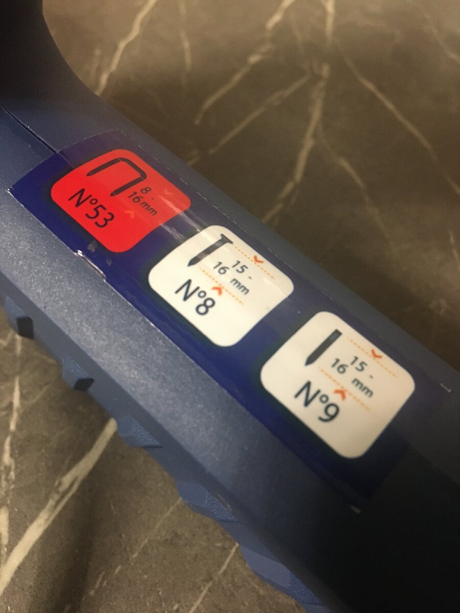 На фото представлены виды скоб и штифтов 