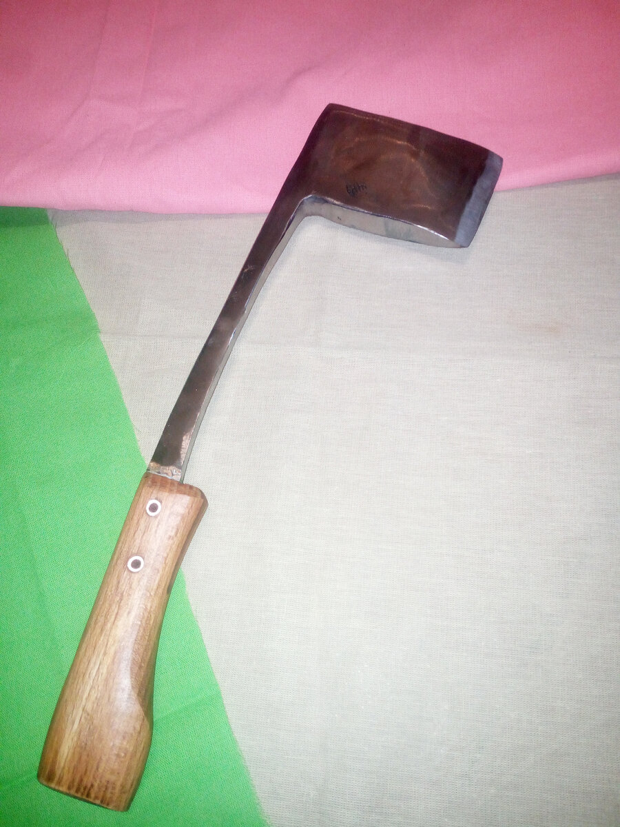 Первый топор, сделанный вручную