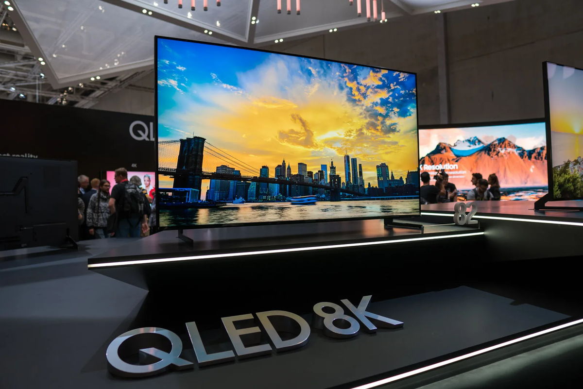 Samsung 8k купить. Samsung QLED 8k. Samsung TV 8k. Телевизор самсунг QLED 8к.