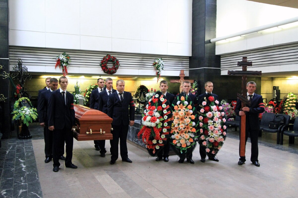 Фото из Яндекс поиска: Похоронная процессия