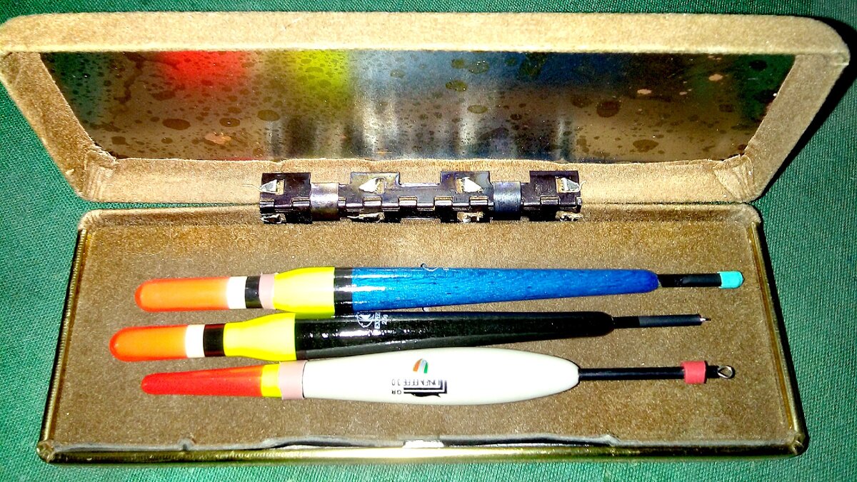 домик для поплавков