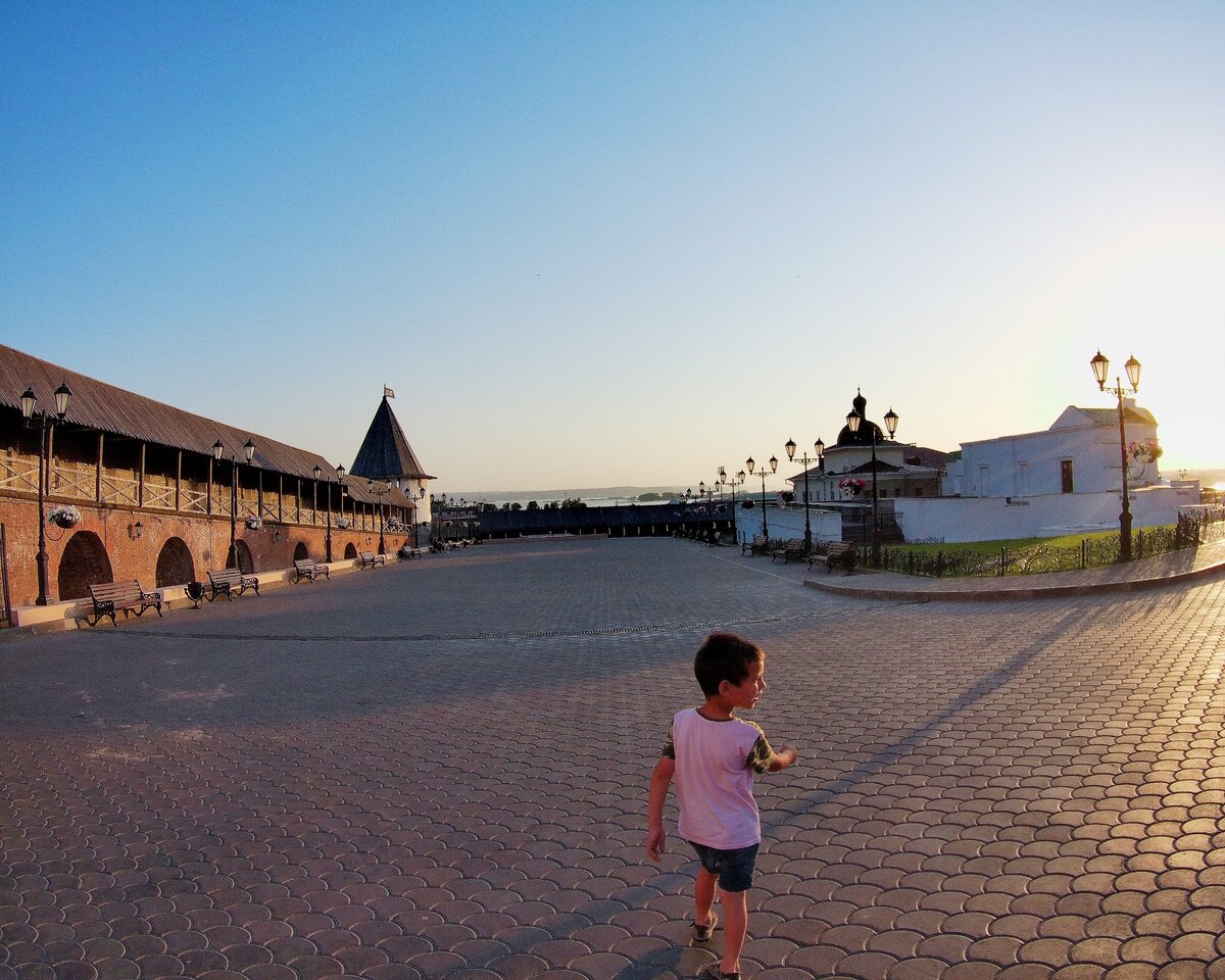 сын очень хотел погулять по Кремлю