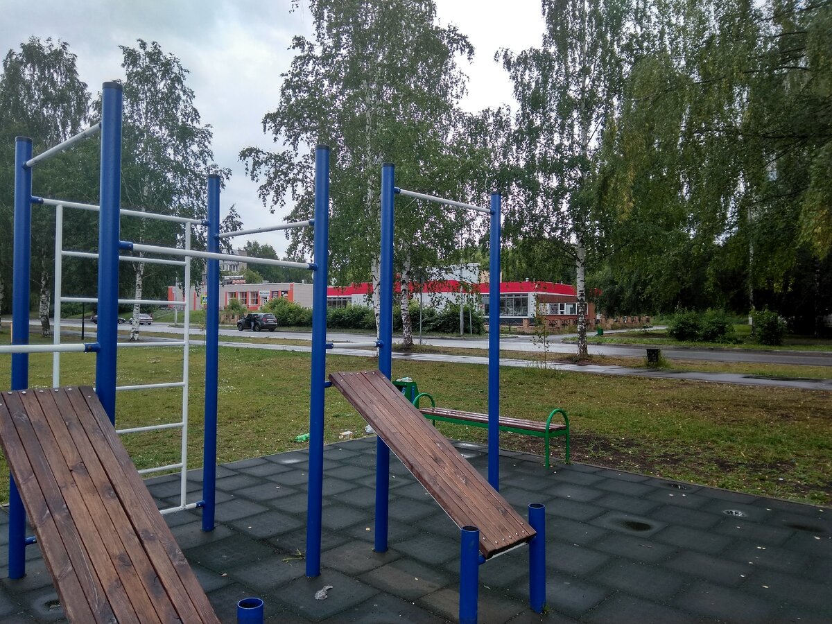 Вот так выглядит спорт комплекс у меня в городе