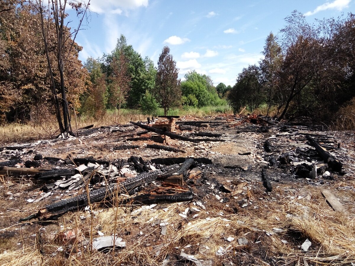 Как пожарные не старались, клуб сгорел дотла