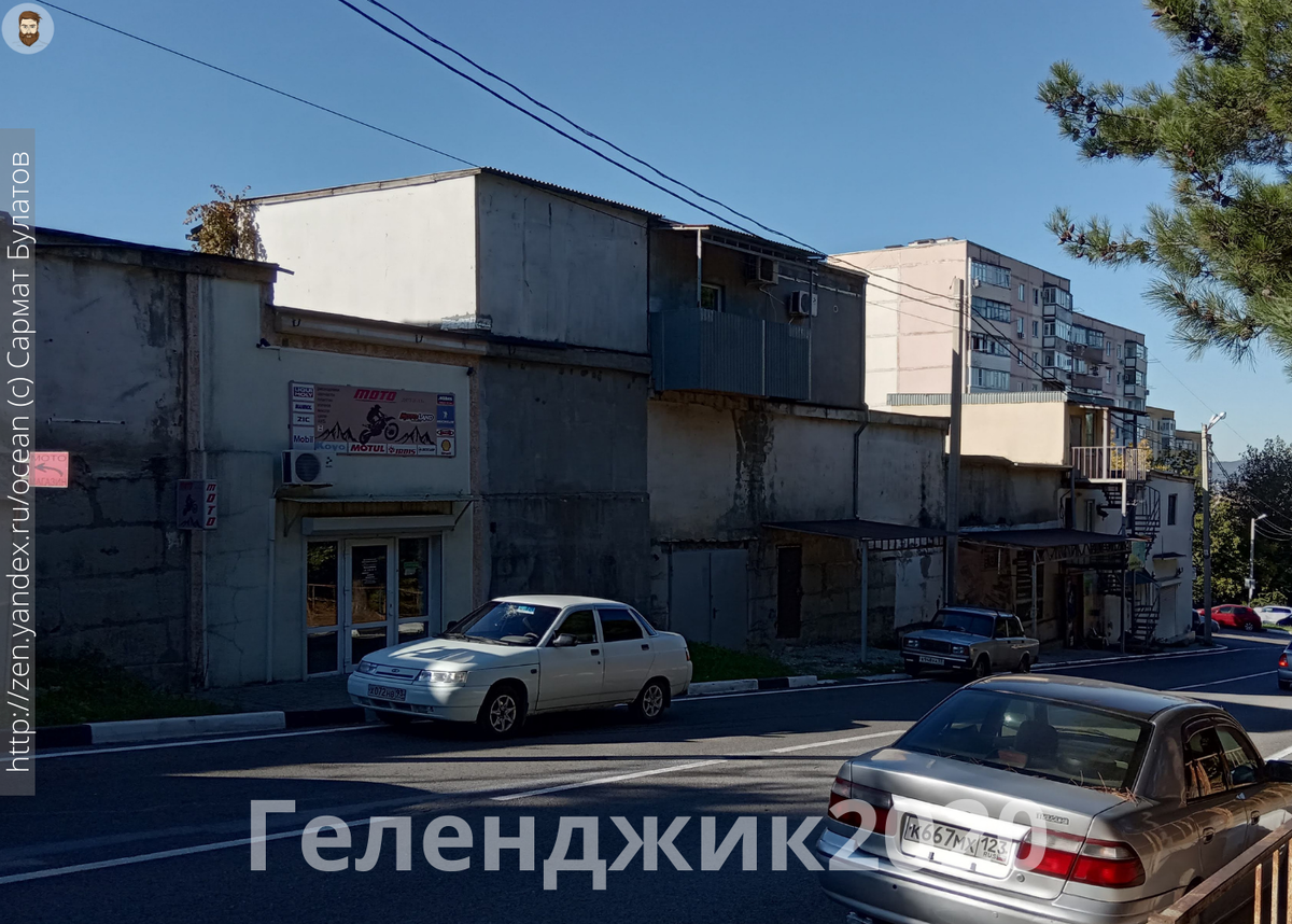 Гаражи в три этажа вверх в Геленджике вполне нормальное явление