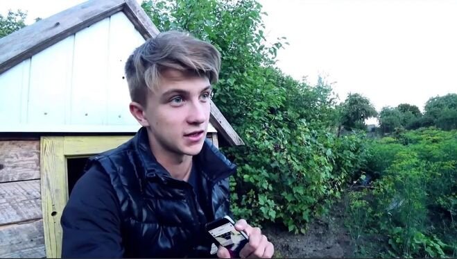 источник: http://www.bolshoyvopros.ru/questions/3181331-pasha-pel-kakaja-biografija-skolko-let-foto-est-instagram-jutub-vk.html