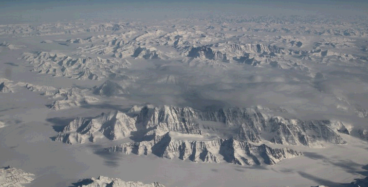 Вид с воздуха на северо-восточное побережье Гренландии