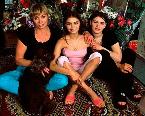 Любовь Михайловна с Алиной и Лейсан. Фото взято из открытых источников