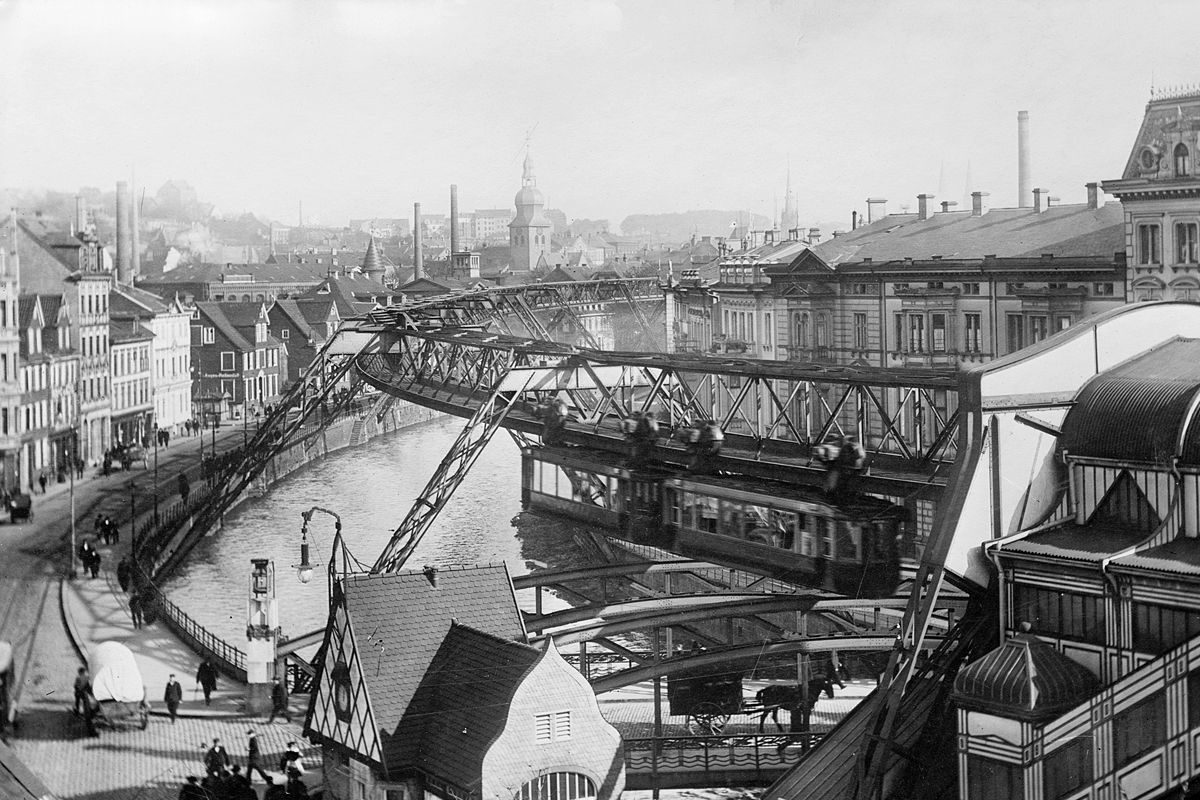 Строительство участка монорельса над Вертерским мостом в 1913 году