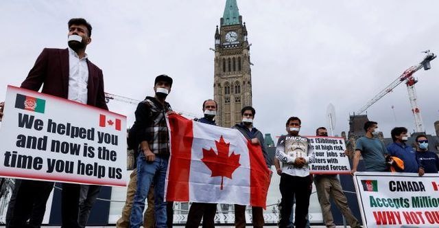 Я ДУМАЮ, ДАЖЕ СЛАБОГО АНГЛИЙСКОГО ХВАТИТ, ЧТОБЫ ПЕРЕВЕСТИ АХИНЕЮ НА ПЛАКАТАХ...