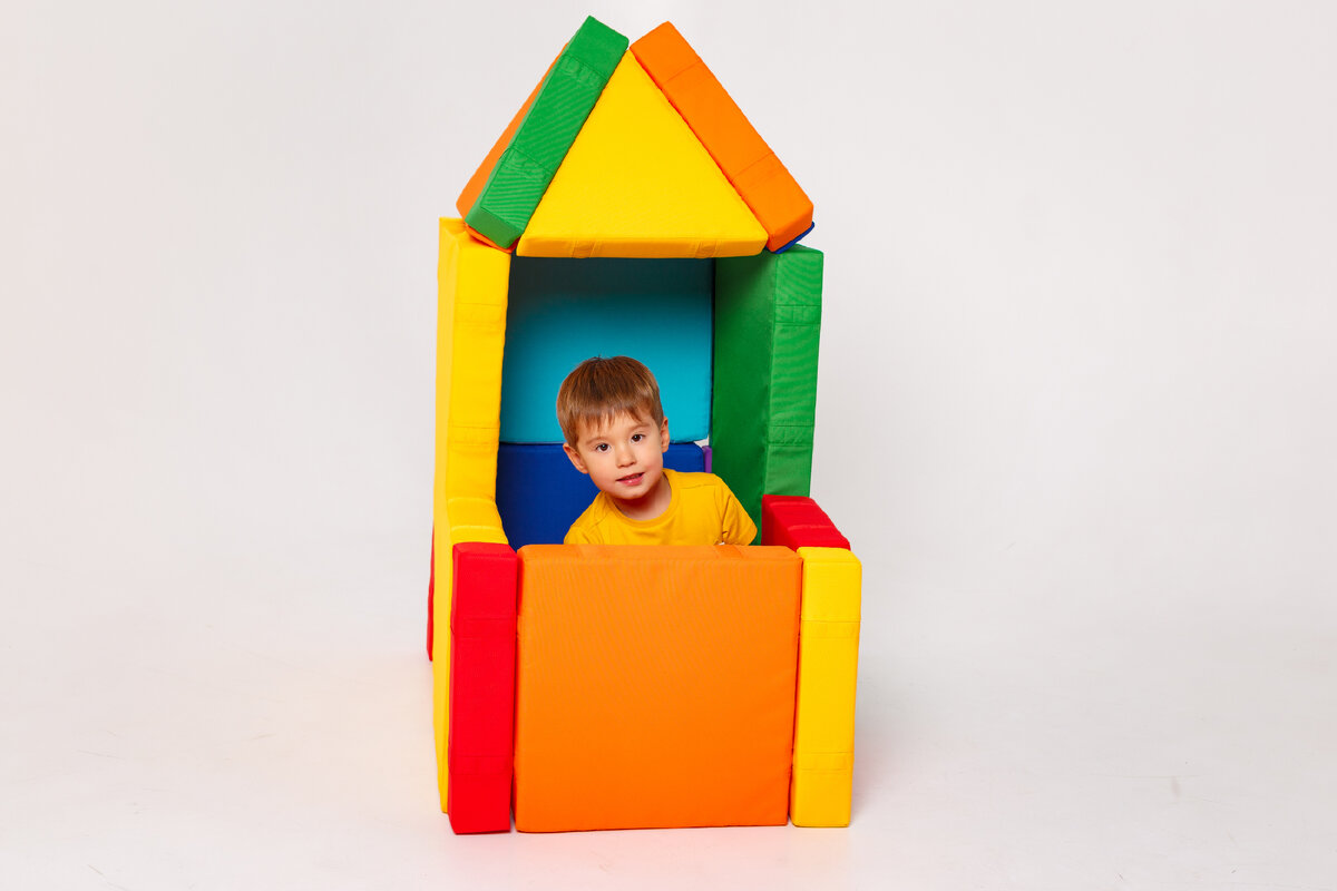 На фото мягкий конструктор Магматик 