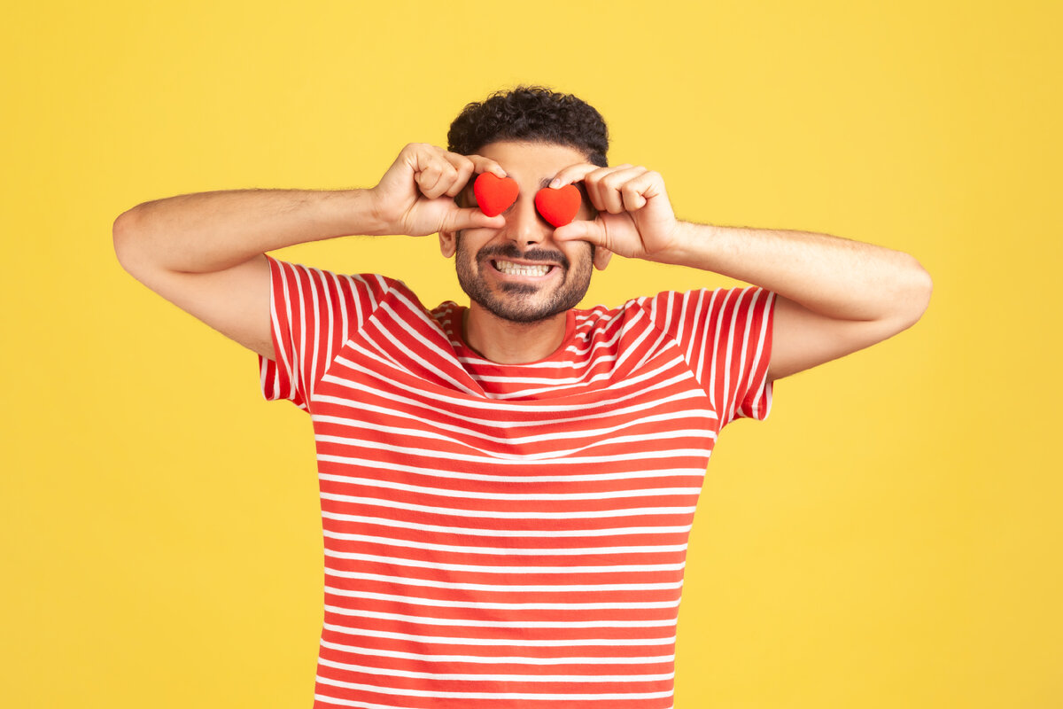 Сердца в глазах.