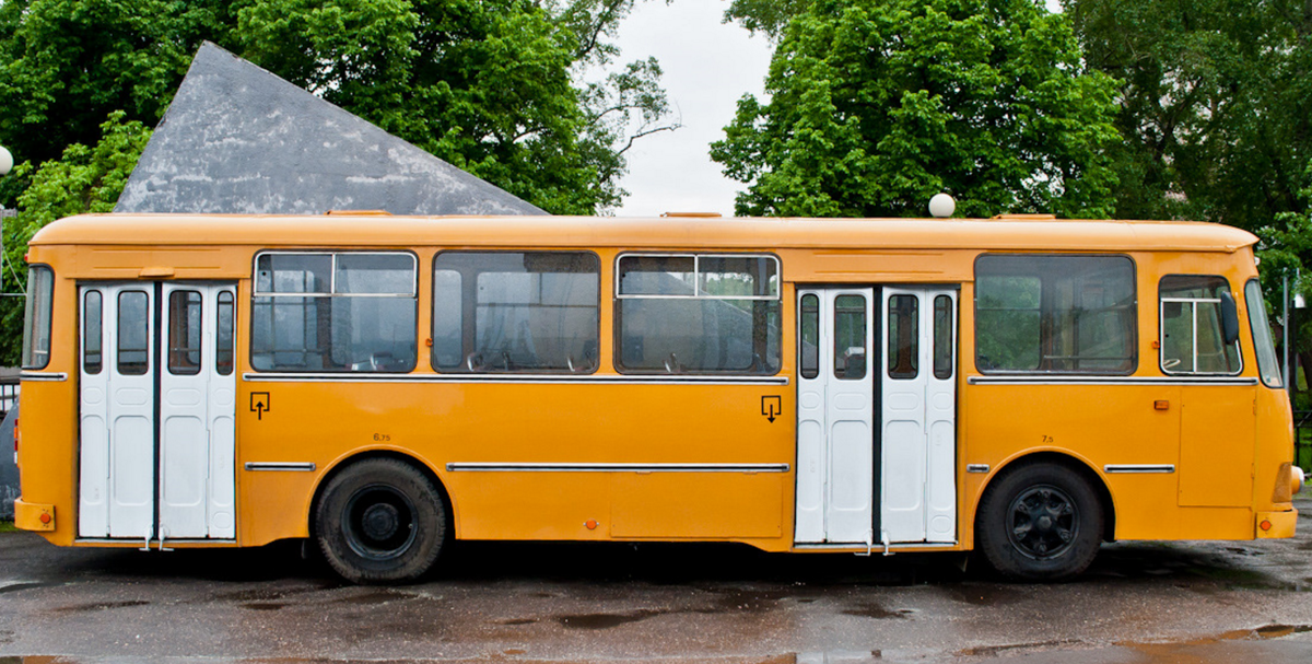 Фото автобуса сбоку