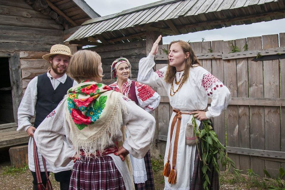 Можно ли белорус. Белорусы народ. Беларусы или белорусы. Обычаи белорусов. Приветливые белорусы.