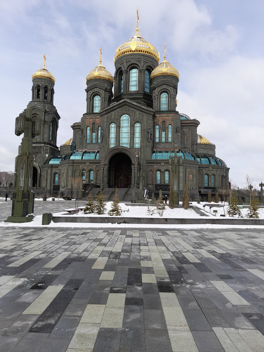 Главный храм Вооруженных сил Российской Федерации - Воскресенский собор.
