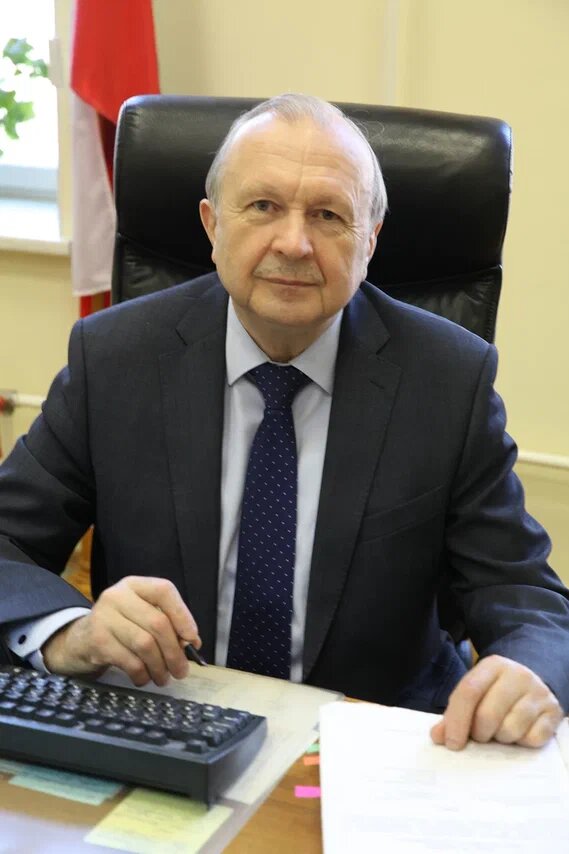 Судья 1-го Западного окружного военного суда Владимир Аверченко