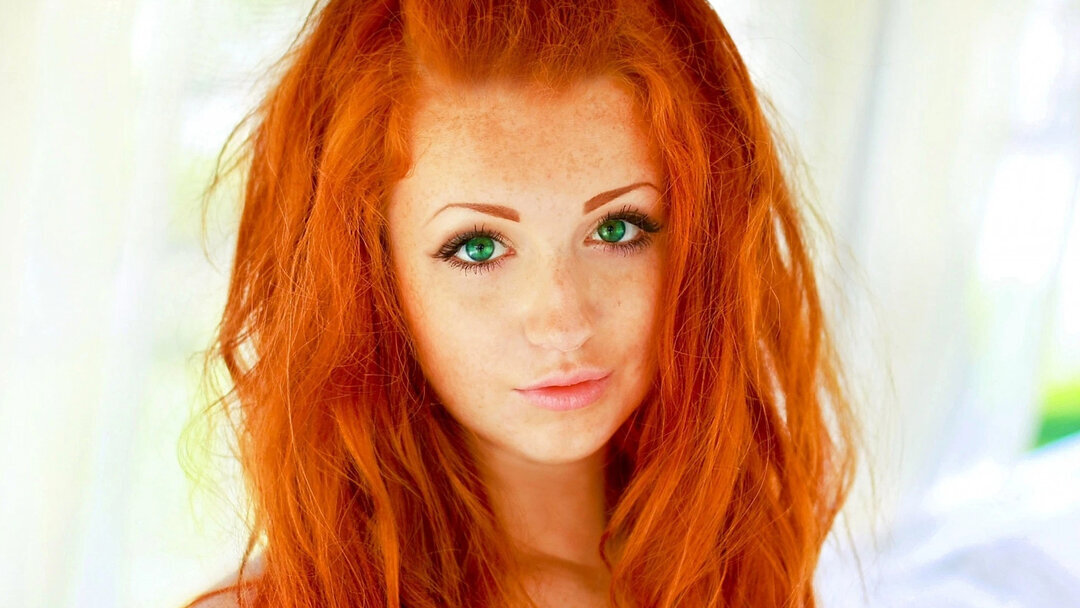Какой цвет волос подходит к зеленым глазам: фото модных оттенков