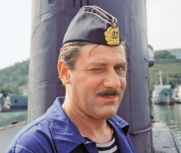 Как всего один маневр советского капитана заставил уволиться почти всех моряков с американской подлодки "Тотог"