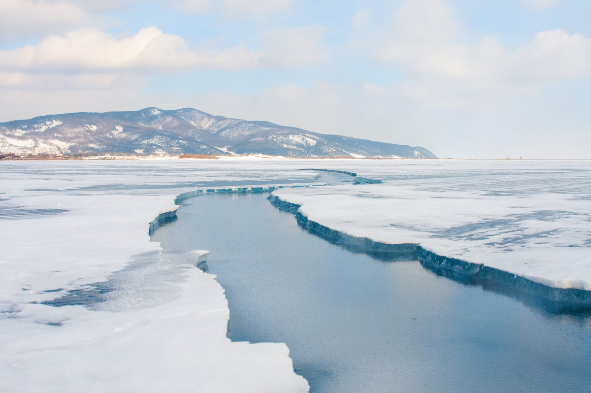 Активный отдых на зимнем Байкале: чем заняться?