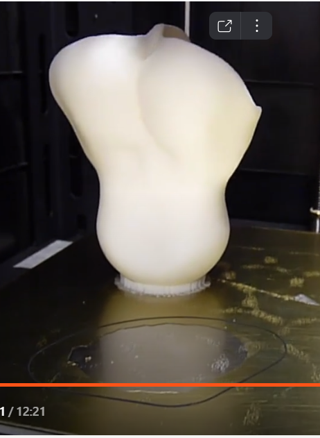 Фото из камеры 3D принтера. Печать деталей может быть в любом положении