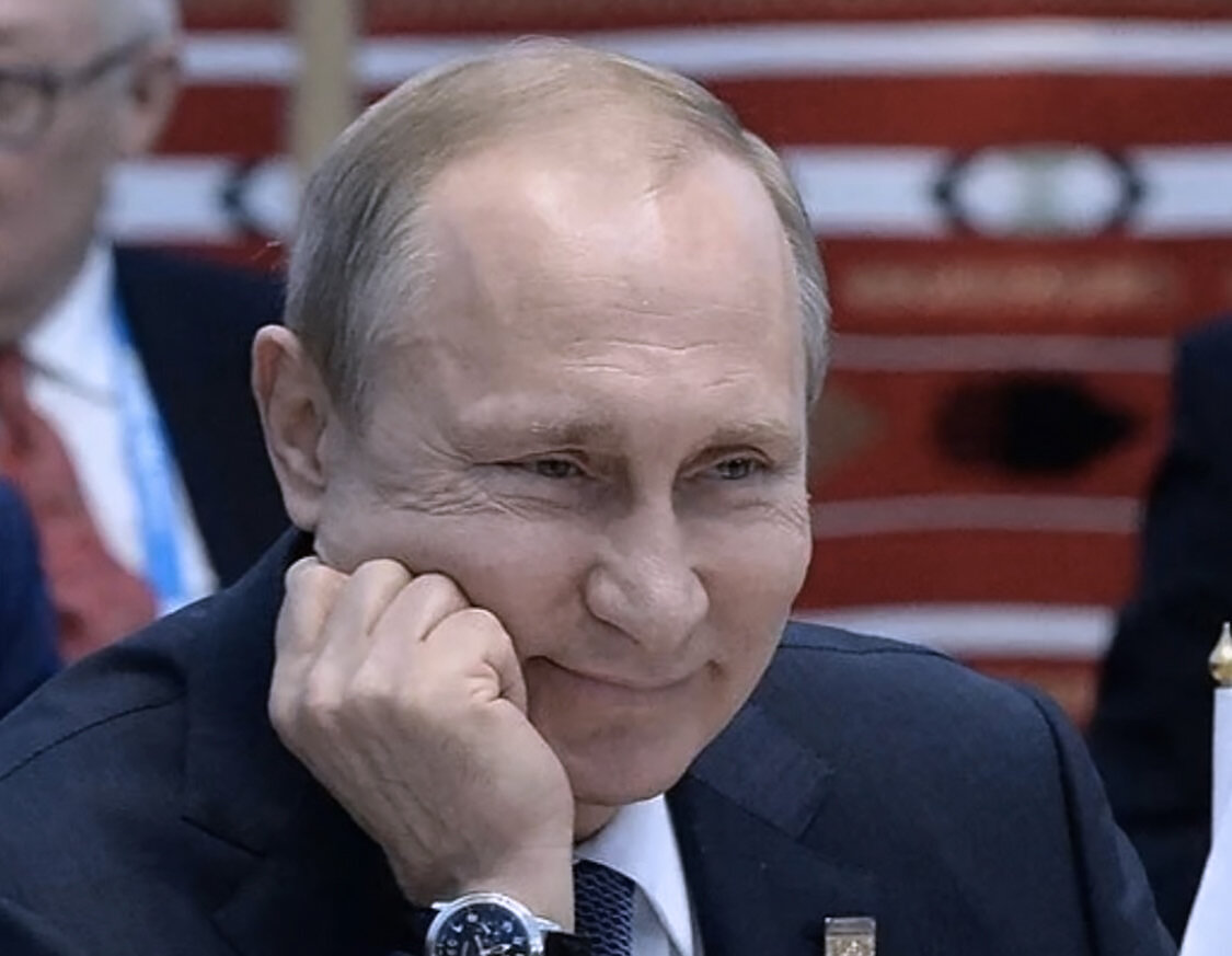 Добрые фото путина Очередной рост средней зарплаты. Теперь простой россиянин может жировать уже на 
