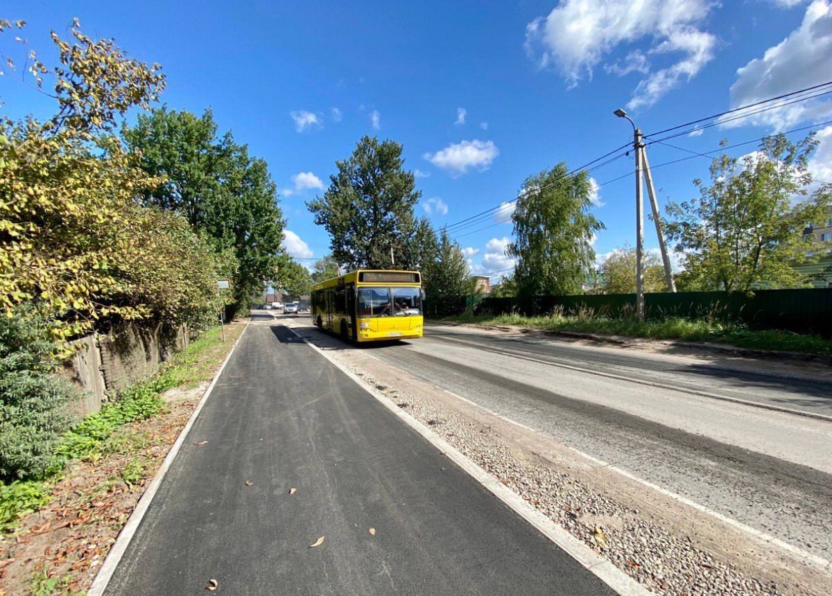    Стартовало фрезерование асфальта на улице Николая Васильева в Пскове