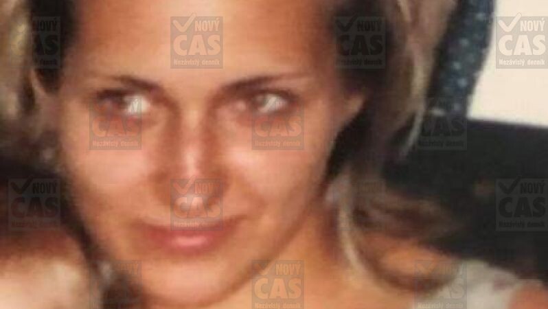 убийца был особенно жесток с ней во время ............