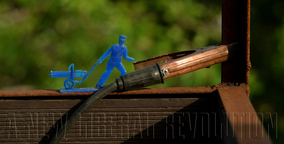 НАМ ПУТИН МЕШАЕТ! ЧТО НАМ ДЕЛАТЬ!? А ДАЙТЕ НАМ ДЕНЕГ!