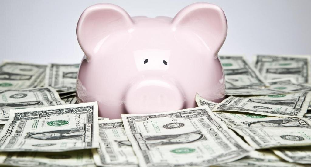 Не секрет, что каждый из нас хочет иметь стабильную финансовую подушку. Но для этого необходимо откладывать свои сбережения, что иногда вызывает некие трудности. Порой вся зарплата исчезает как будто бесследно, и отложить уже нечего. Как же научиться копить деньги без проблем?