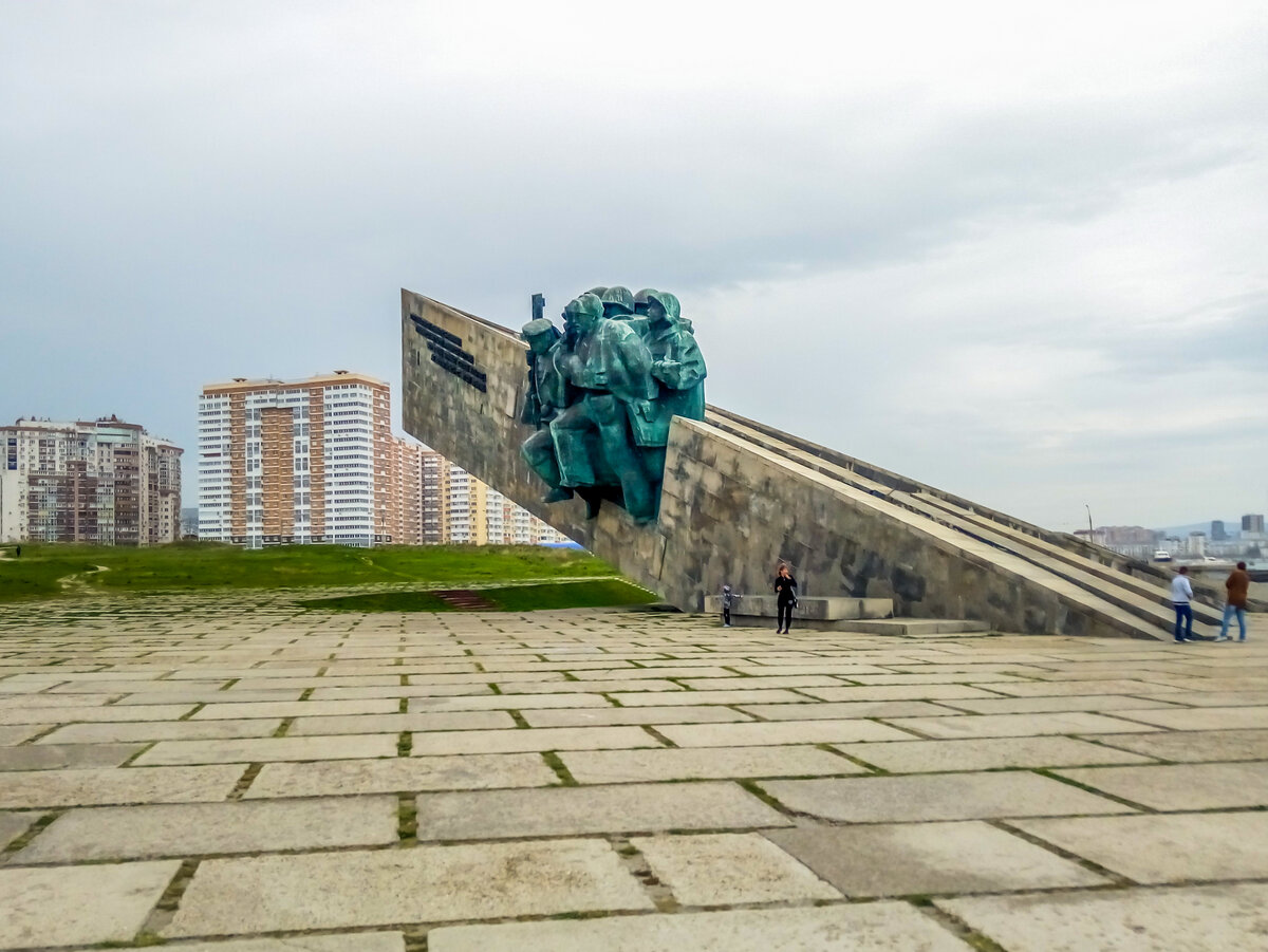 Памятник земле. Город герой Новороссийск. Мемориал 