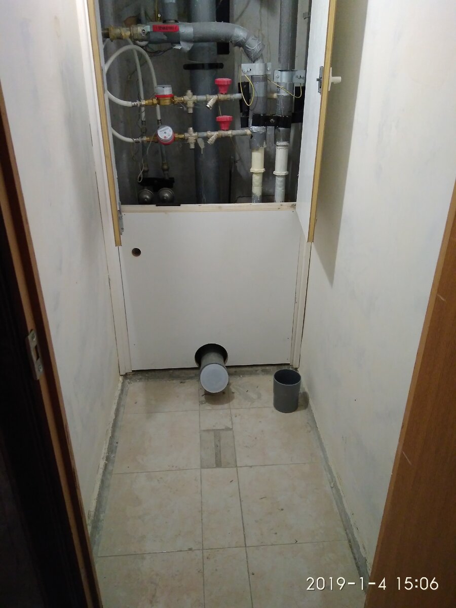 Демонтаж сантехкабины при ремонте ванной комнаты в Красноярске