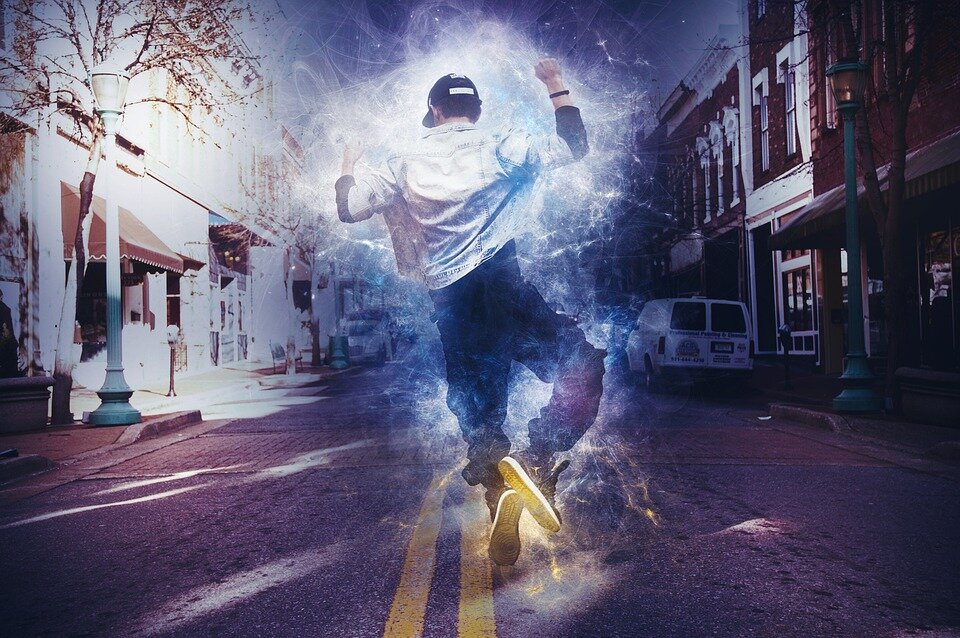 https://cdn.pixabay.com/photo/2016/11/30/16/20/hip-hop-1873203_960_720.jpg
