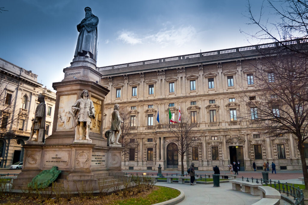 Памятник Леонардо да Винчи/ Shutterstock.com