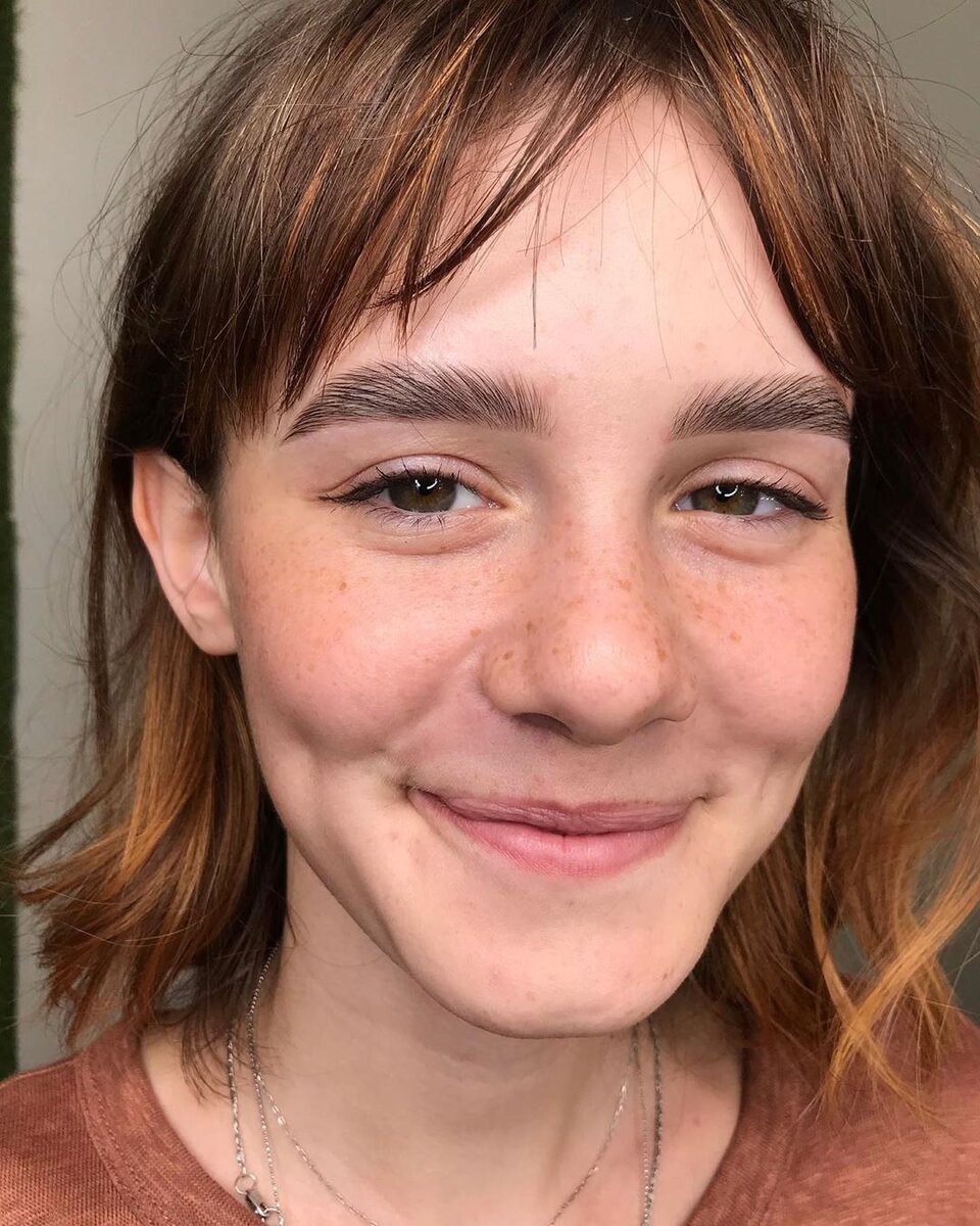 ДОЛГОВРЕМЕННАЯ УКЛАДКА БРОВЕЙ