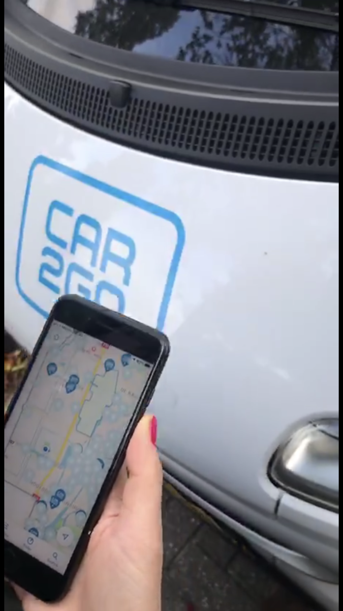 Выбираем авто. Здесь низкая зарядка. 11 мин. до второго авто.