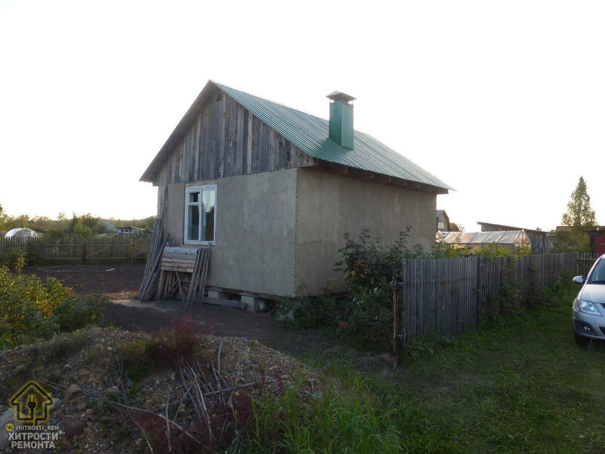 Мужчина на даче построил дом с помощью дров и глины. Фото До/После.