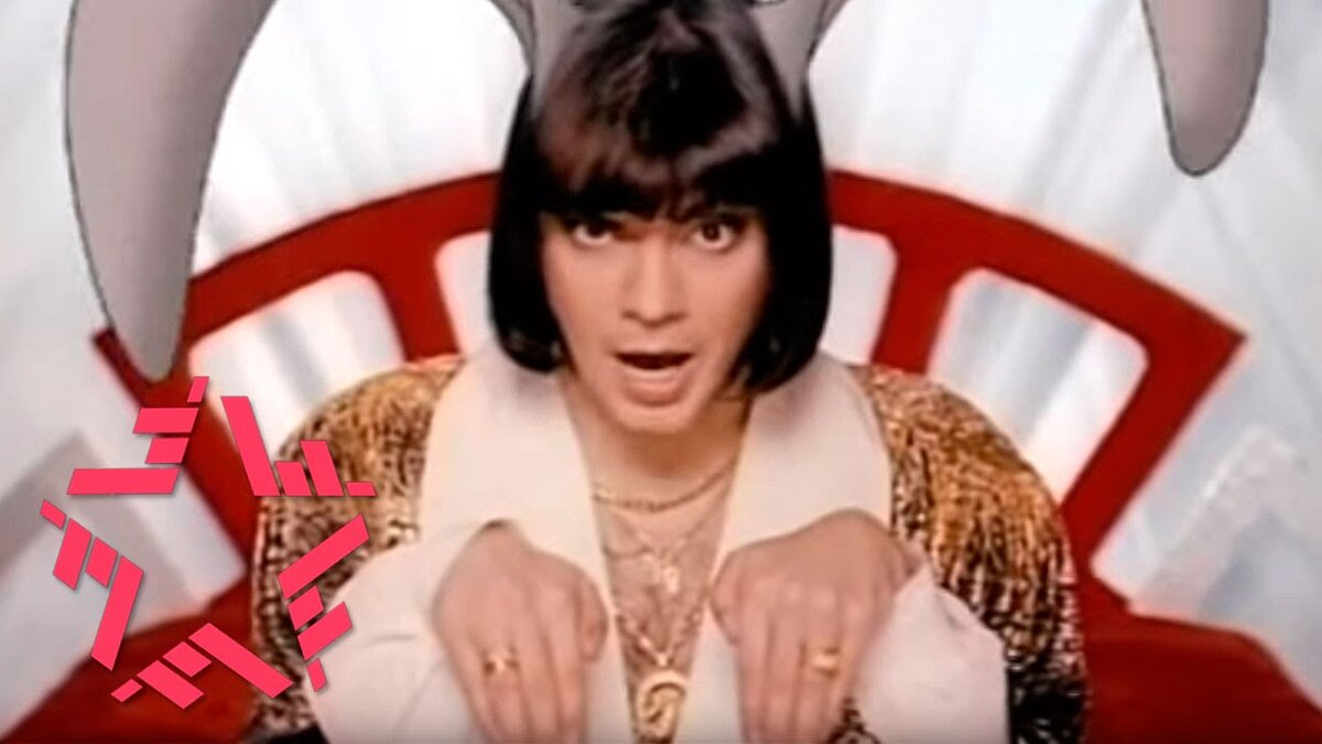 Филипп Киркоров в клипе "Зайка моя".