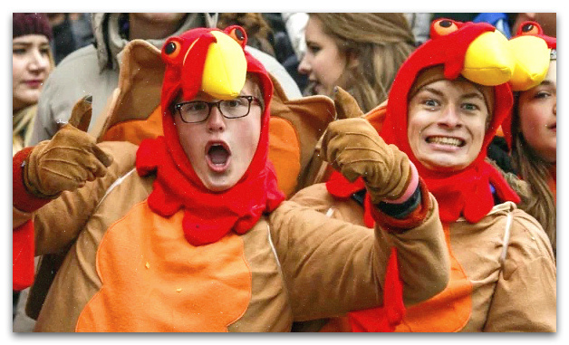 День хот-дога, пиратский день, нагие ягодицы, день сладостей