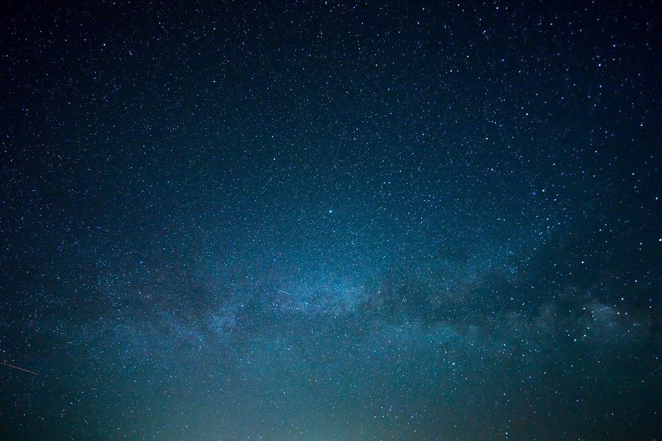 https://cdn.pixabay.com/photo/2015/07/02/10/13/sky-828648_960_720.jpg