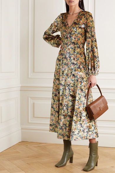 Фото с сайта https://www.net-a-porter.com/
