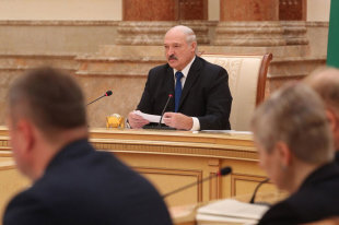 Лукашенко подверг критике экономические итоги работы правительства