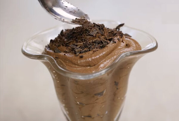 Готовый сливочно-шоколадный десерт без выпечки и желатина